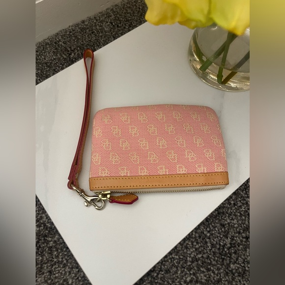 Mini little DB wristlet - Picture 3 of 5